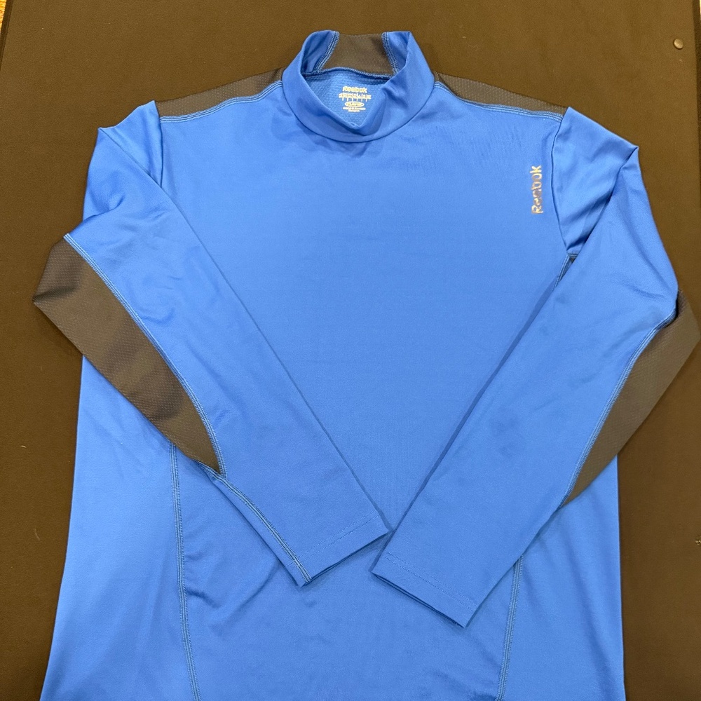 Reebok Athletic Shirt - Picture 4 of 4